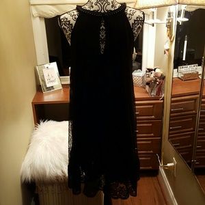 NWT Adrianna Papell Embroidered Black Dress